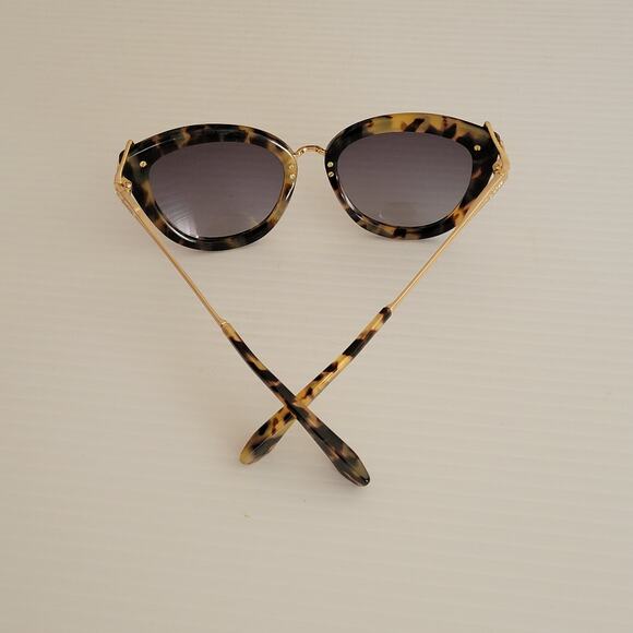SONIX Sunglasses Women\'s Melrose Cat Eye Tortoise Plastic frame